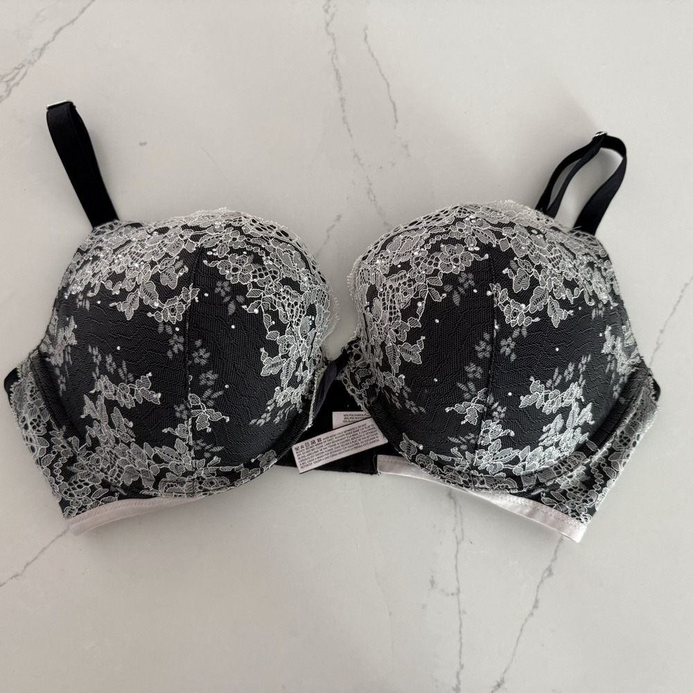 Victoria's Secret Dream Angels Pigeonnant Push Up Bra Lace Rhinestones 36DD - Picture 2 of 10
